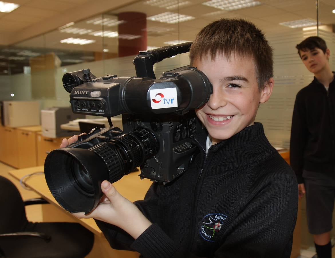 Los alumnos del 6º B del colegio Nuestra Señora del Buen Consejo, Agustinas, visitan la multimedia de Diario LA RIOJA