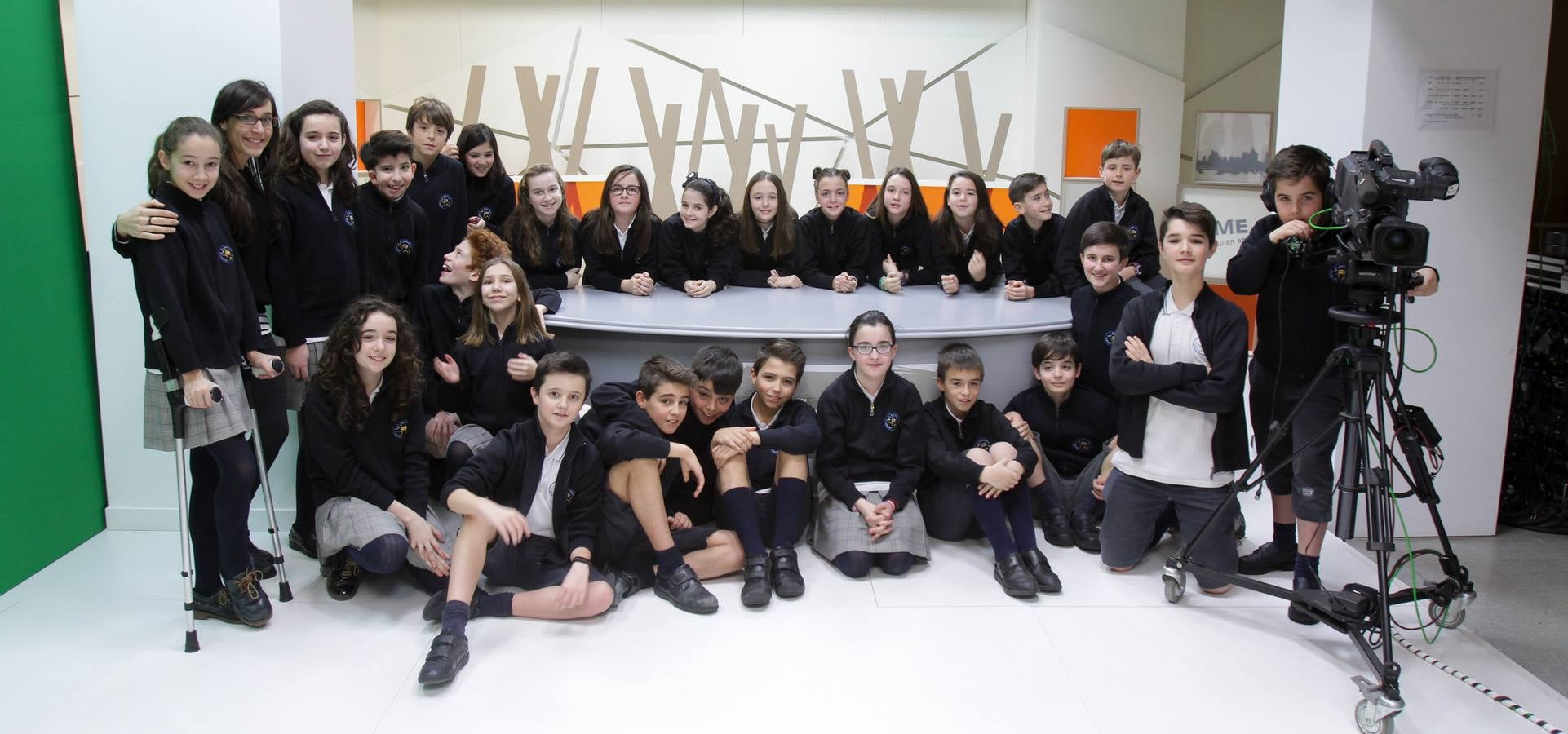 Los alumnos del 6º B del colegio Nuestra Señora del Buen Consejo, Agustinas, visitan la multimedia de Diario LA RIOJA