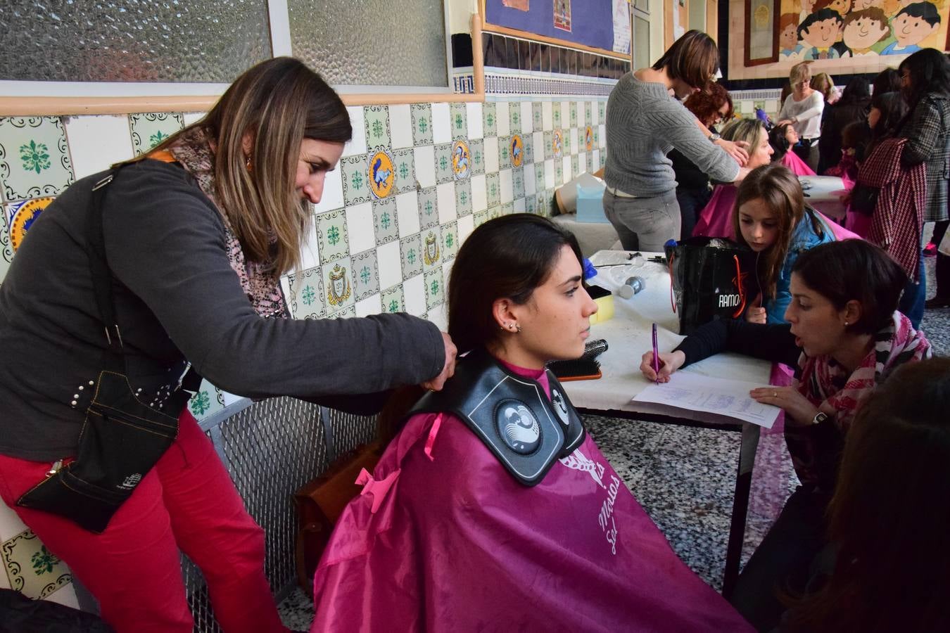 La APA de Escolapios promueve &#039;Cabellos por sonrisas&#039;