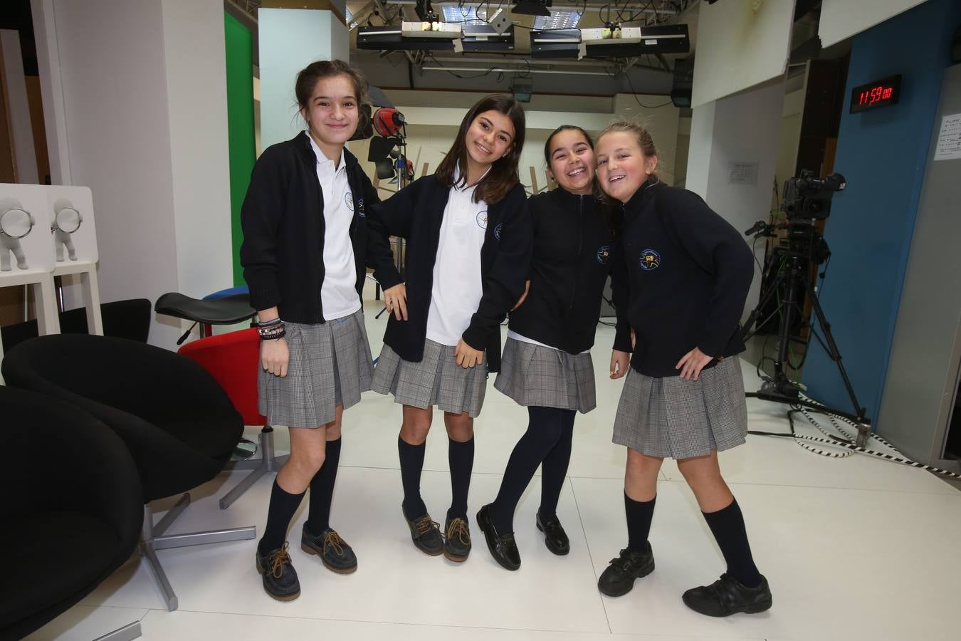 Los de alumnos de 6ºC del colegio Nuestra Señora del Buen Consejo, Agustinas, visitan la mulmedia de Diario LA RIOJA