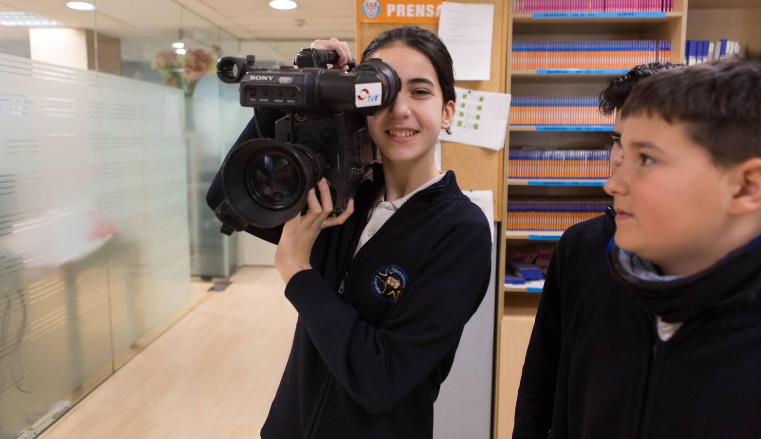 Los alumnos de 6 º A del colegio Nuestra Señora del Buen Consejo, Agustinas, visitan la multimedia de Diario LA RIOJA