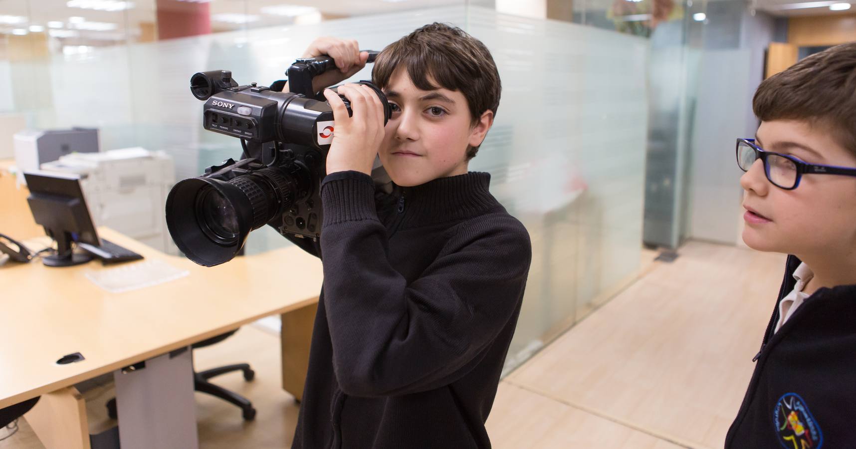 Los alumnos de 6 º A del colegio Nuestra Señora del Buen Consejo, Agustinas, visitan la multimedia de Diario LA RIOJA