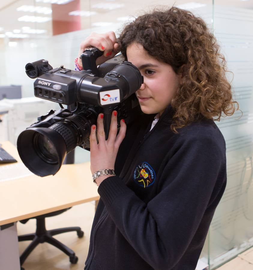 Los alumnos de 6 º A del colegio Nuestra Señora del Buen Consejo, Agustinas, visitan la multimedia de Diario LA RIOJA