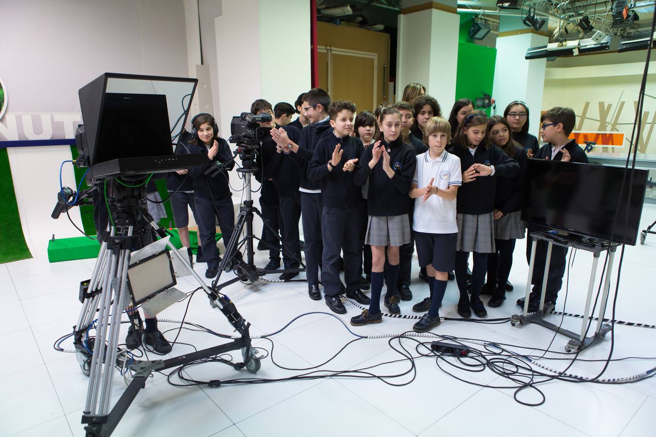 Los alumnos de 6 º A del colegio Nuestra Señora del Buen Consejo, Agustinas, visitan la multimedia de Diario LA RIOJA