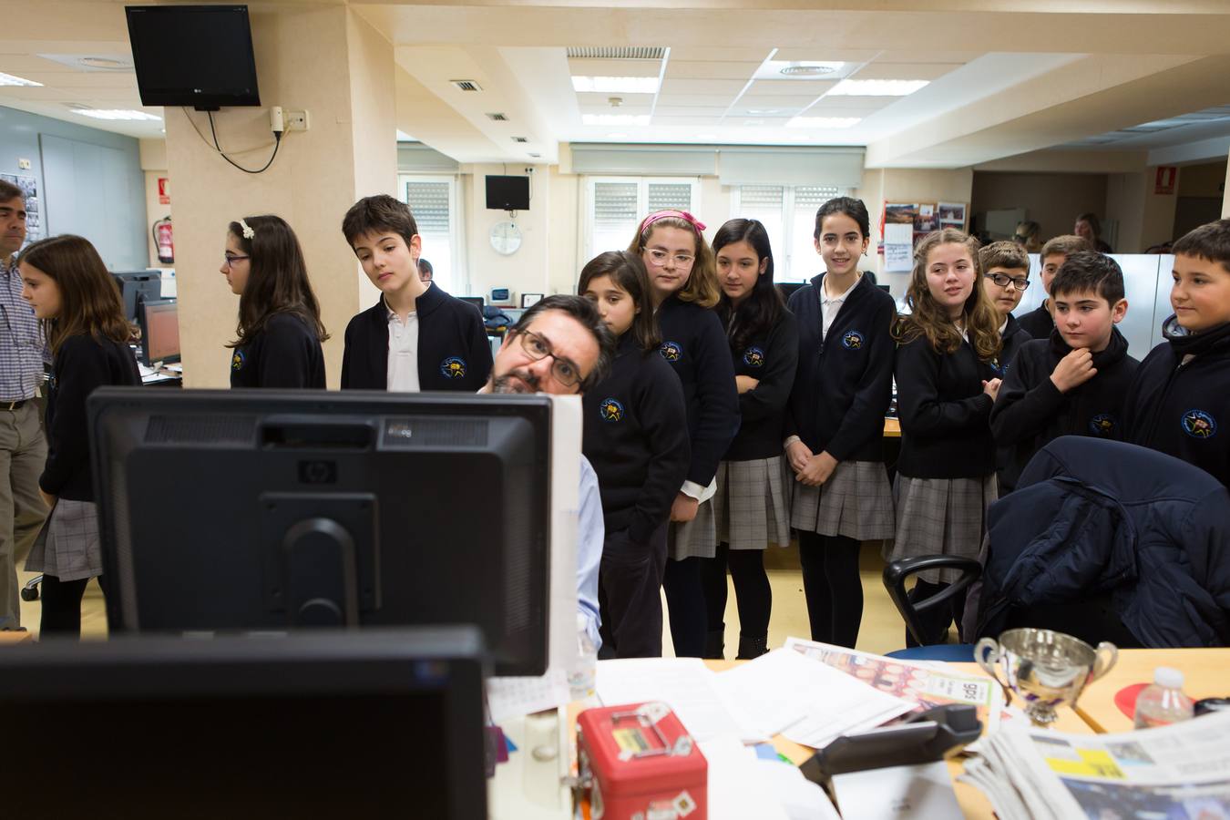 Los alumnos de 6 º A del colegio Nuestra Señora del Buen Consejo, Agustinas, visitan la multimedia de Diario LA RIOJA