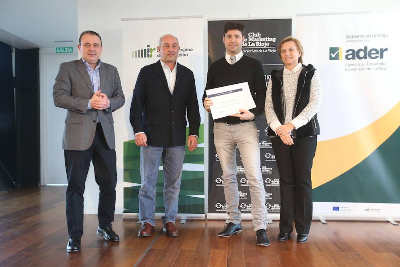 Diplomas como epílogo del curso de directivos