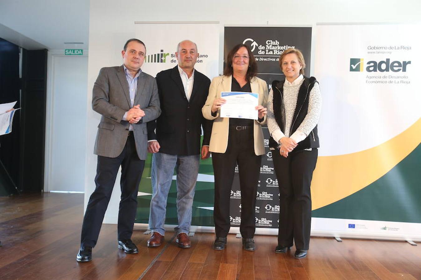 Diplomas como epílogo del curso de directivos