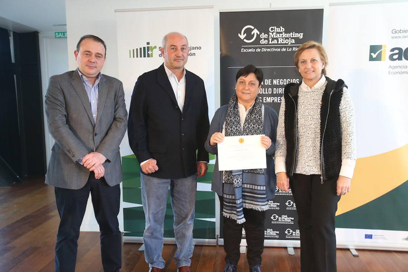 Diplomas como epílogo del curso de directivos