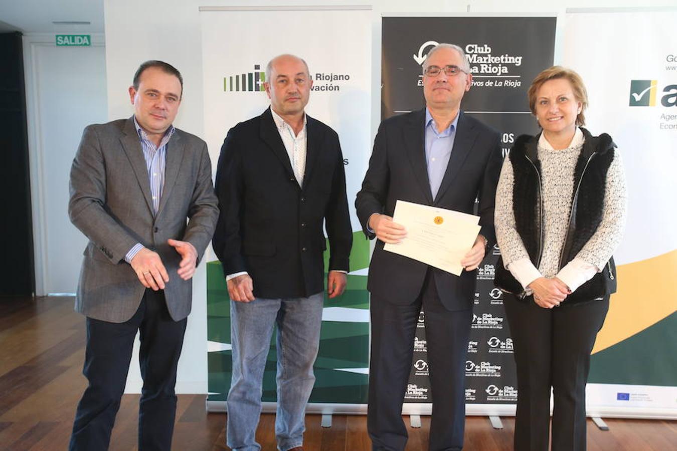 Diplomas como epílogo del curso de directivos