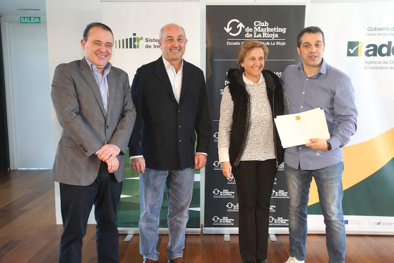 Diplomas como epílogo del curso de directivos