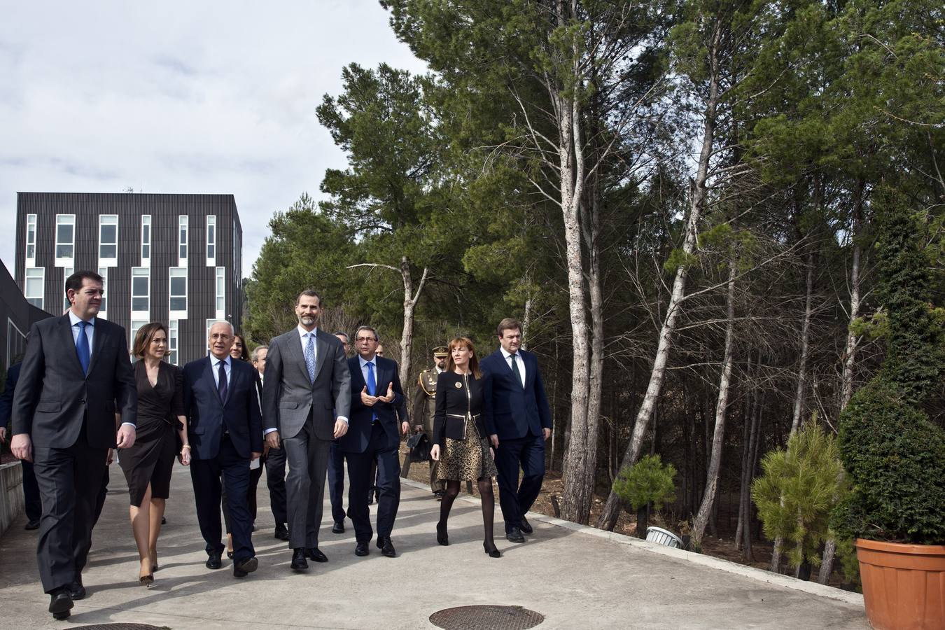 Felipe VI brinda con Rioja por la investigación y la enología