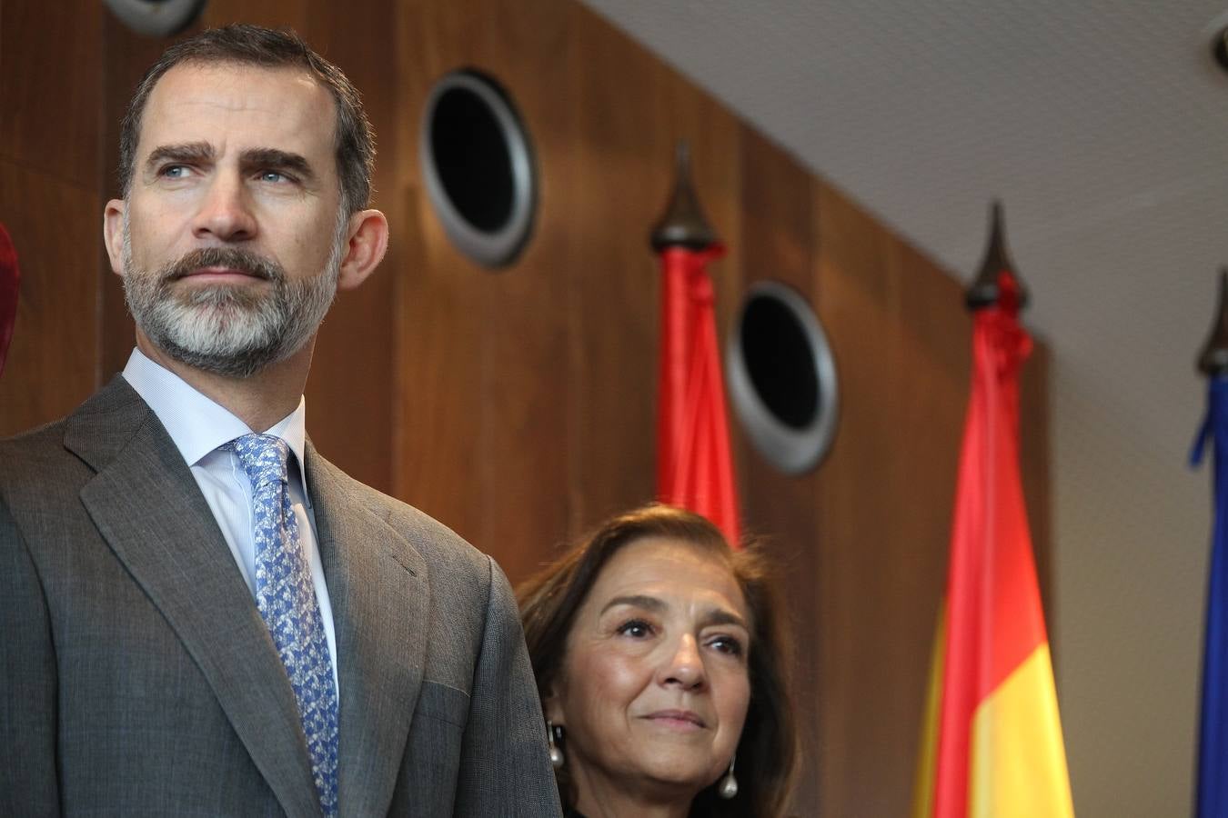 Felipe VI brinda con Rioja por la investigación y la enología