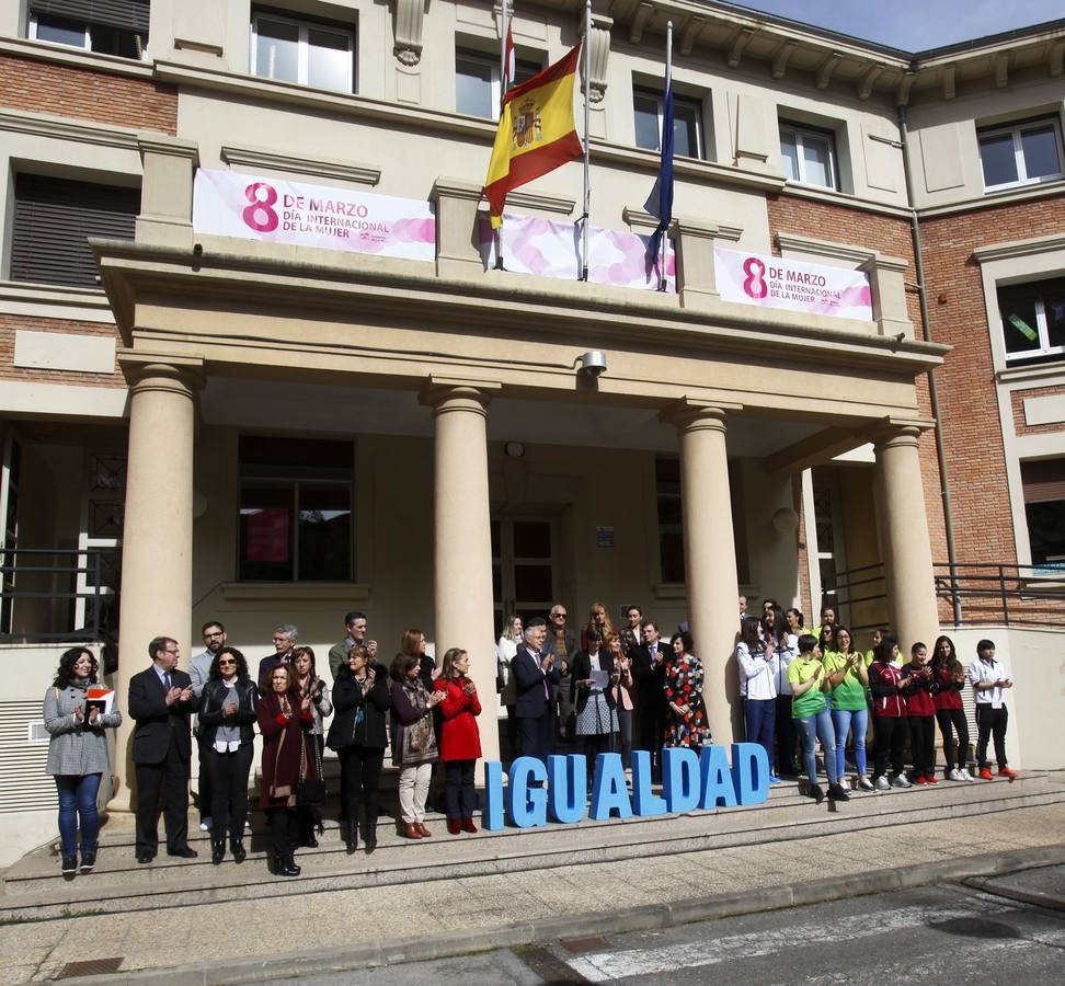 Lectura del manifiesto del Día Internacional de la Mujer Trabajadora