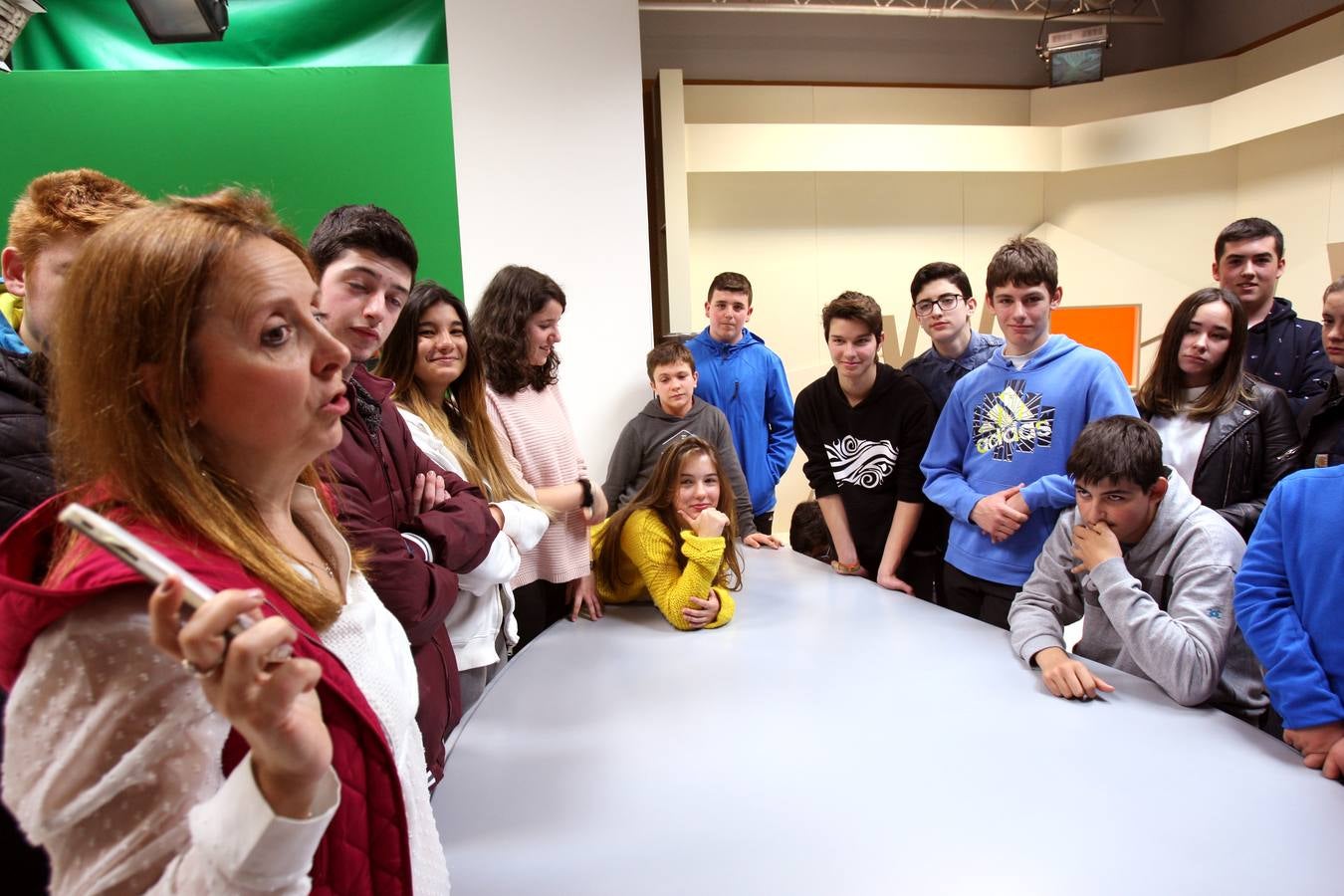 Los alumnos de 3 º de la ESDO FP del IES Laboral visitan la multimedia de Diario LA RIOJA