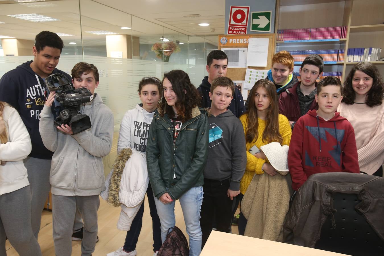 Los alumnos de 3 º de la ESDO FP del IES Laboral visitan la multimedia de Diario LA RIOJA