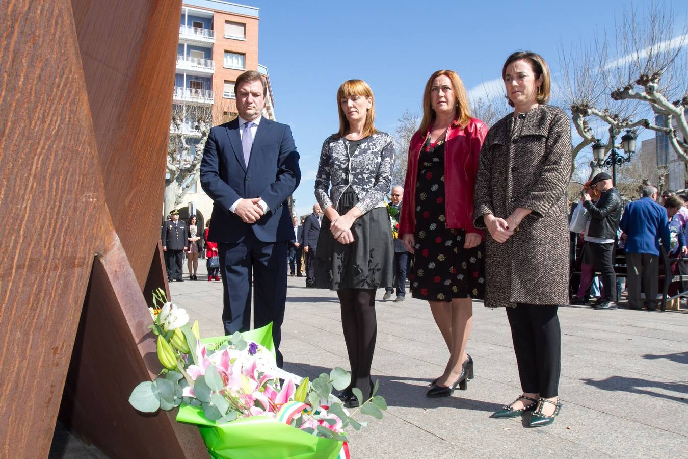 Homenaje en Logroñoa las víctimas del terrosimo