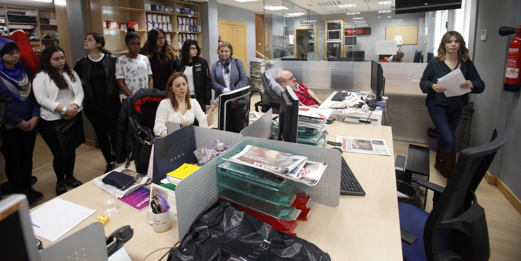 Alumnos del IES Comercio visitan la multimedia de Diario LA RIOJA