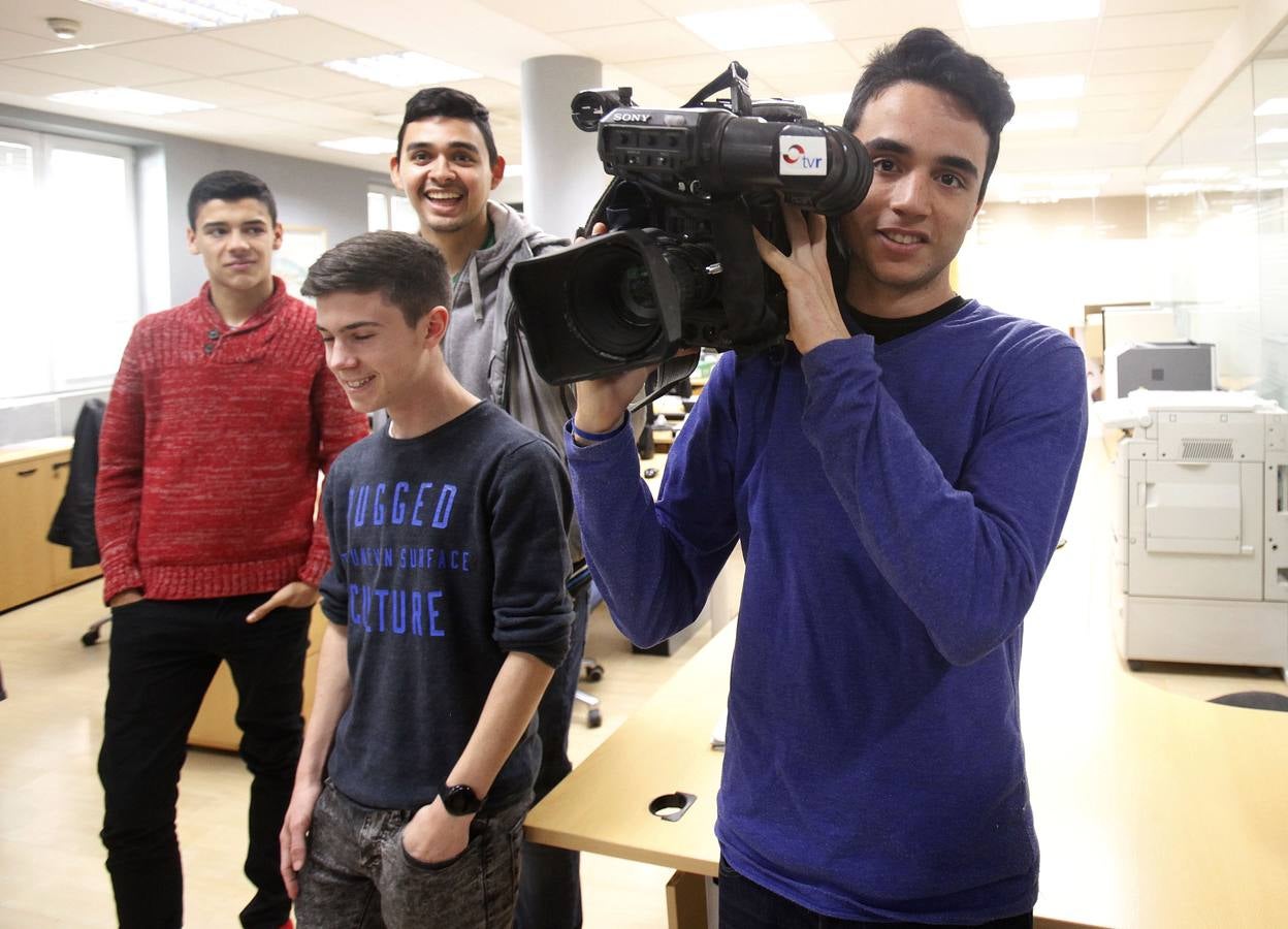 Alumnos del IES Comercio visitan la multimedia de Diario LA RIOJA