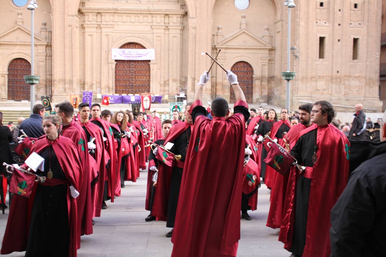 Los bombos atraen la Semana Santa en Arnedo