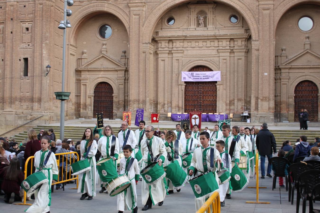 Los bombos atraen la Semana Santa en Arnedo