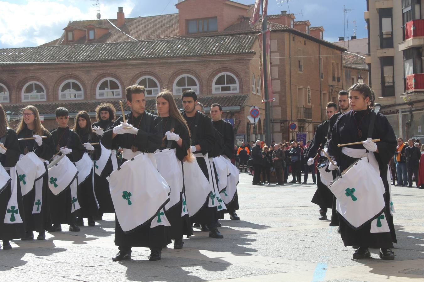 Exaltación de tambores y cornetas