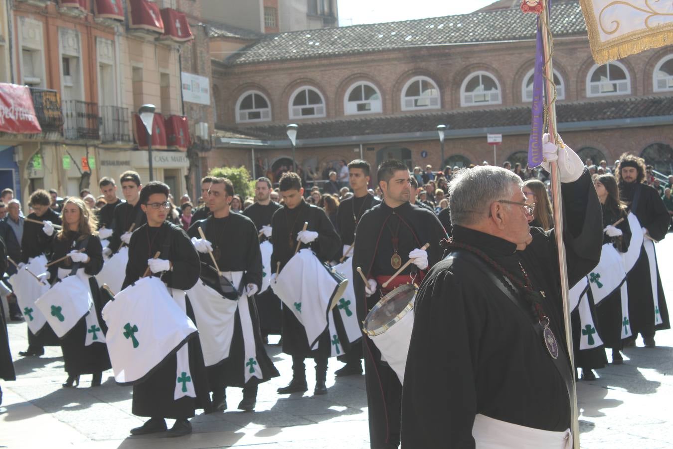 Exaltación de tambores y cornetas