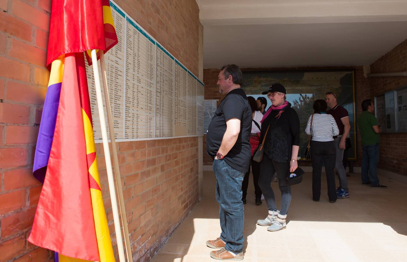 Día de la República en el cementerio civil de la Barranca