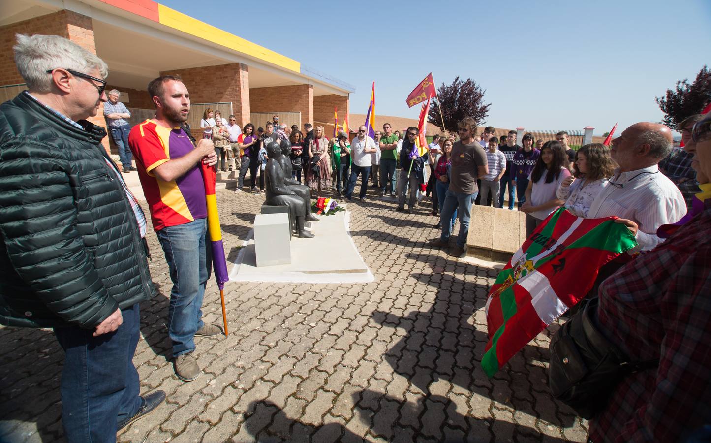 Día de la República en el cementerio civil de la Barranca