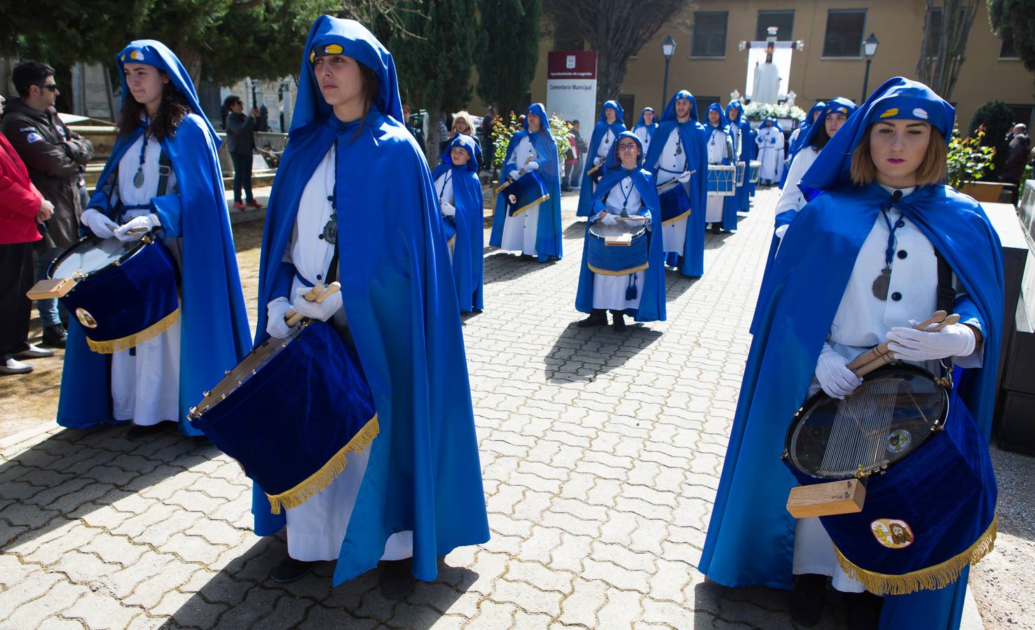 El paso del ‘Santo Cristo resucitado&#039; cierra la Semana Santa (I)