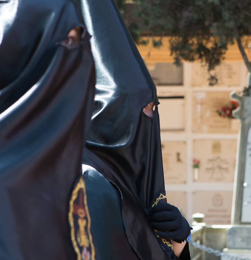 El paso del ‘Santo Cristo resucitado&#039; cierra la Semana Santa (I)