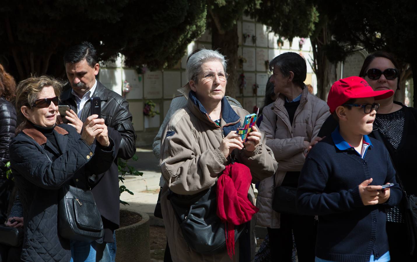 El paso del ‘Santo Cristo resucitado&#039; cierra la Semana Santa (I)