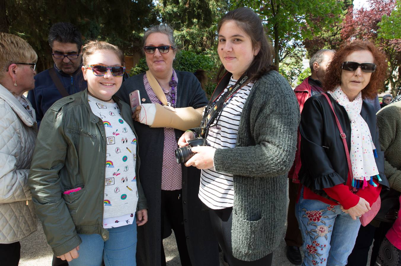 El paso del ‘Santo Cristo resucitado&#039; cierra la Semana Santa (I)