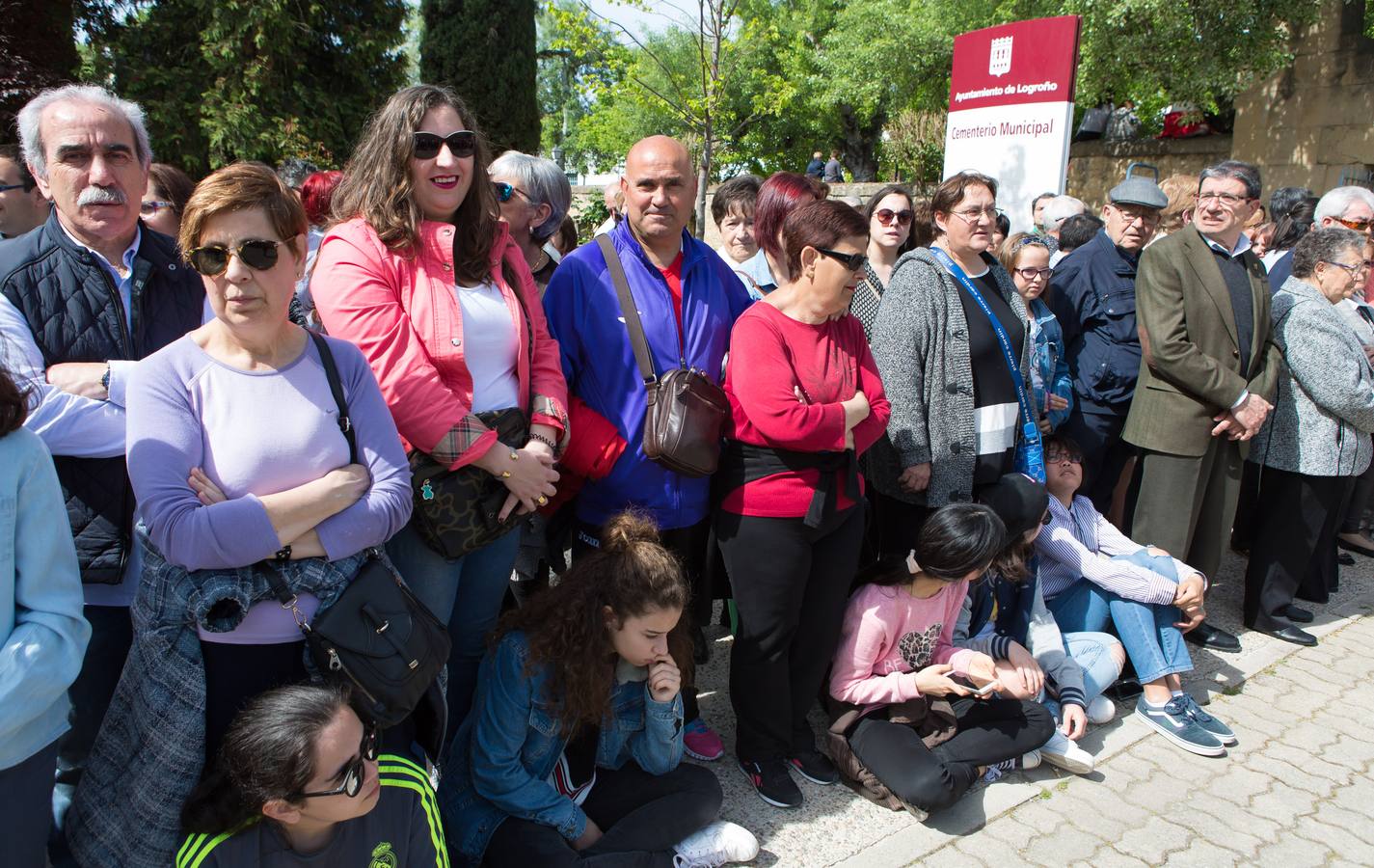 El paso del ‘Santo Cristo resucitado&#039; cierra la Semana Santa (I)