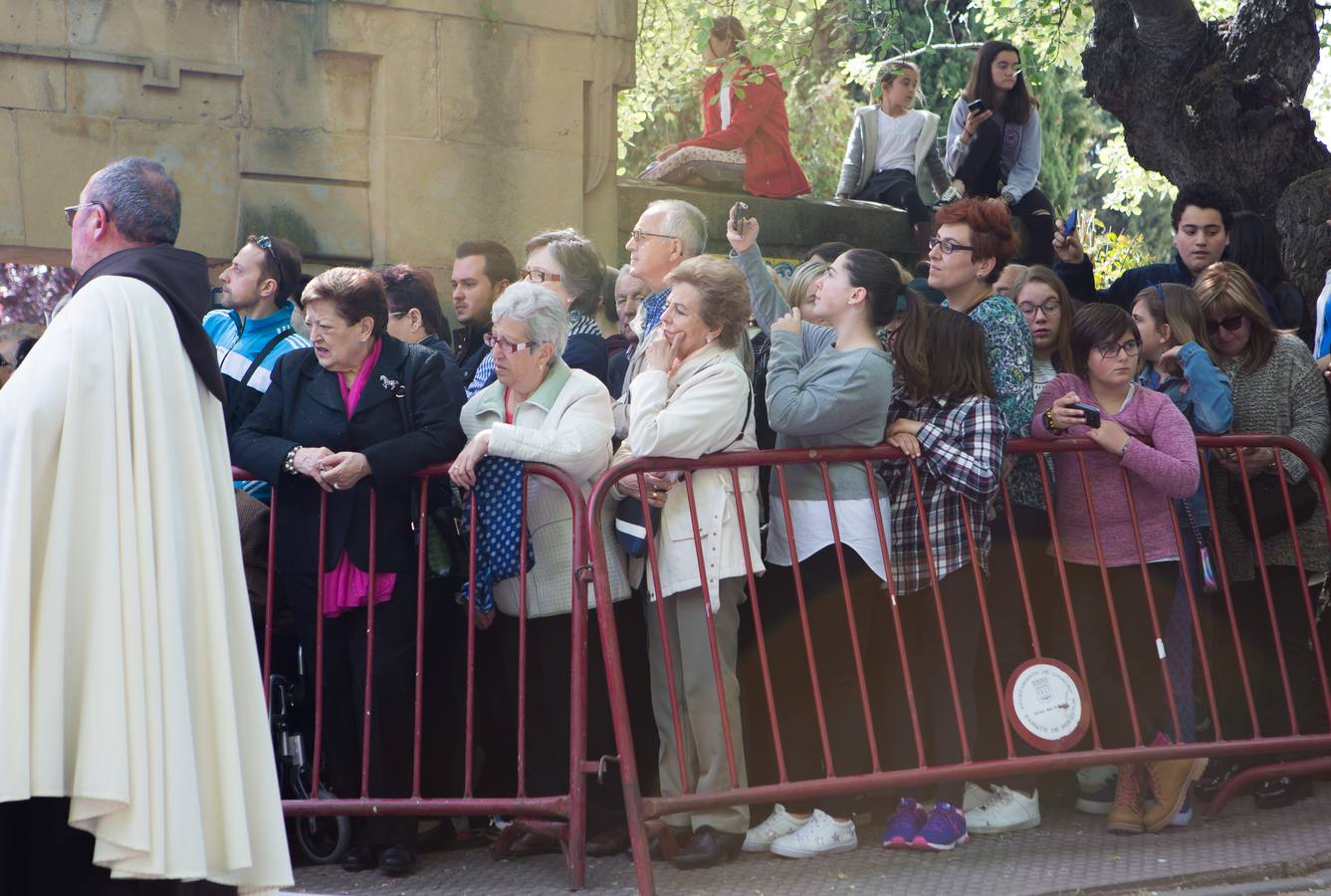 El paso del ‘Santo Cristo resucitado&#039; cierra la Semana Santa (I)