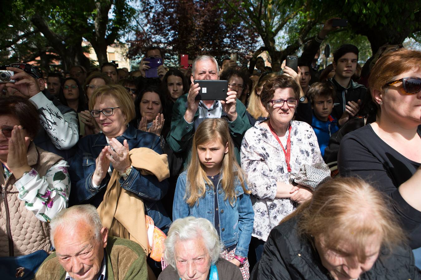 El paso del ‘Santo Cristo resucitado&#039; cierra la Semana Santa (I)