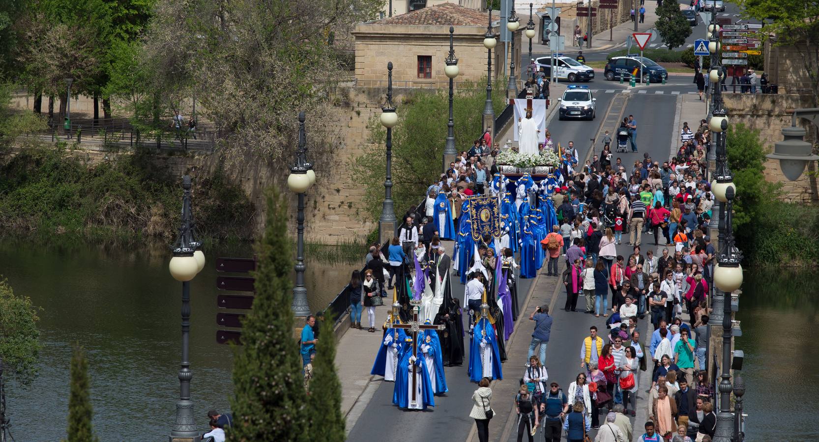 El paso del ‘Santo Cristo resucitado&#039; cierra la Semana Santa (II)