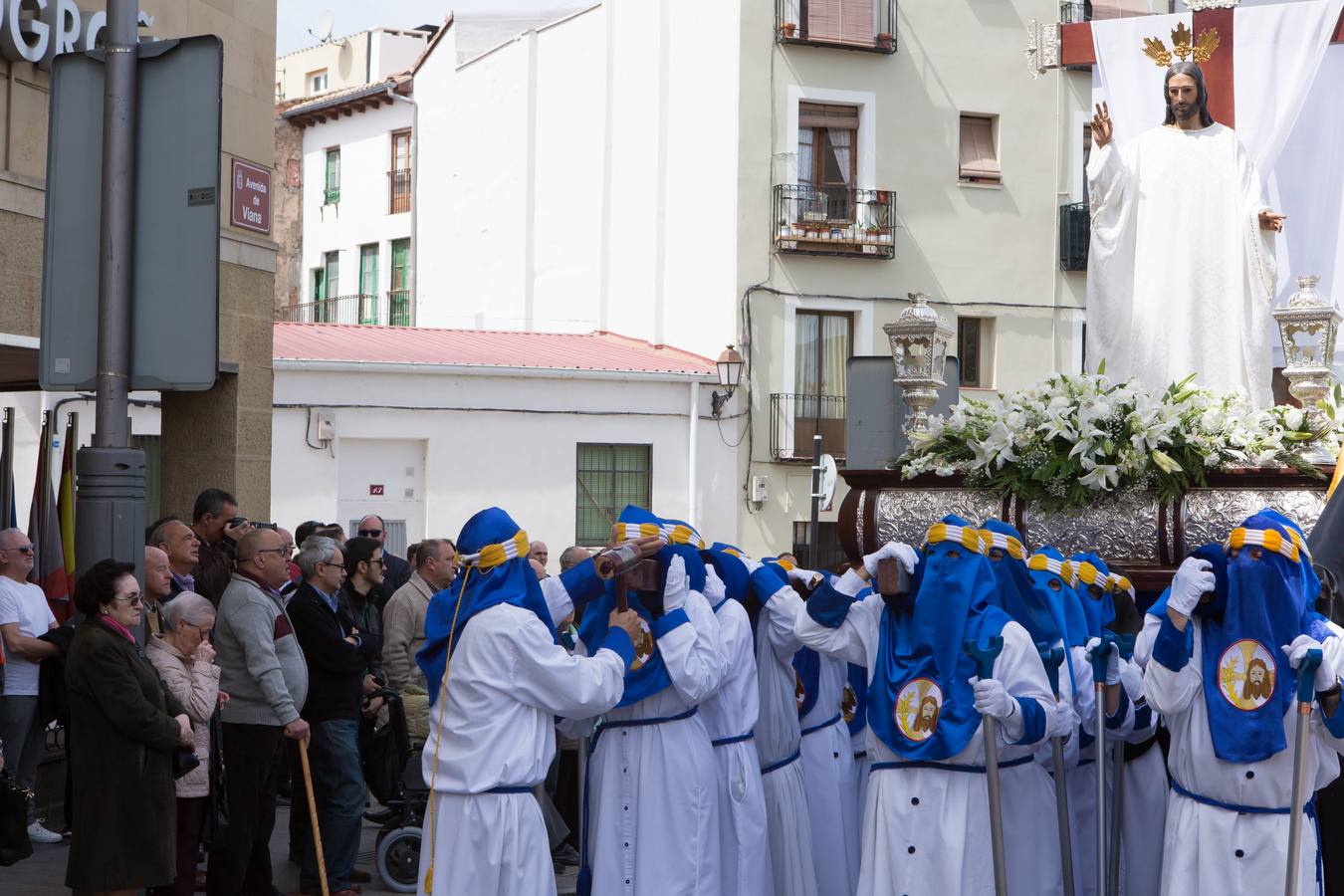 El paso del ‘Santo Cristo resucitado&#039; cierra la Semana Santa (II)