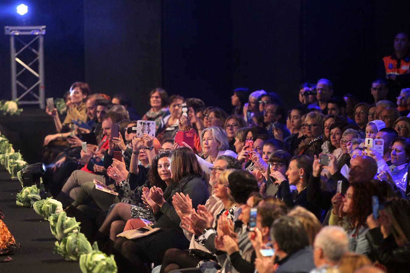 Desfile de moda con verduras (II)