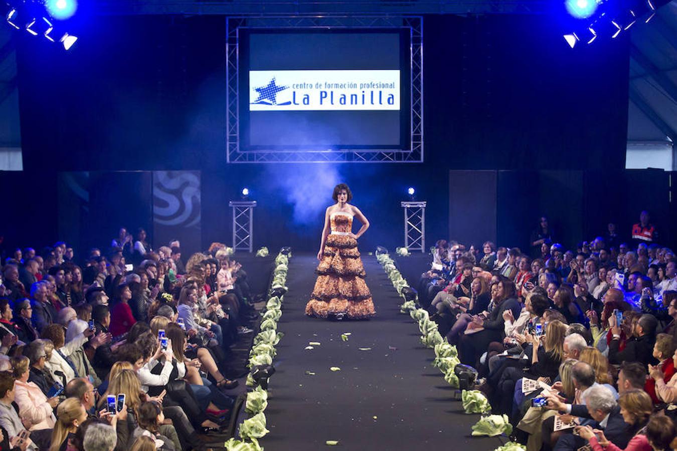 Desfile de moda con verduras (II)