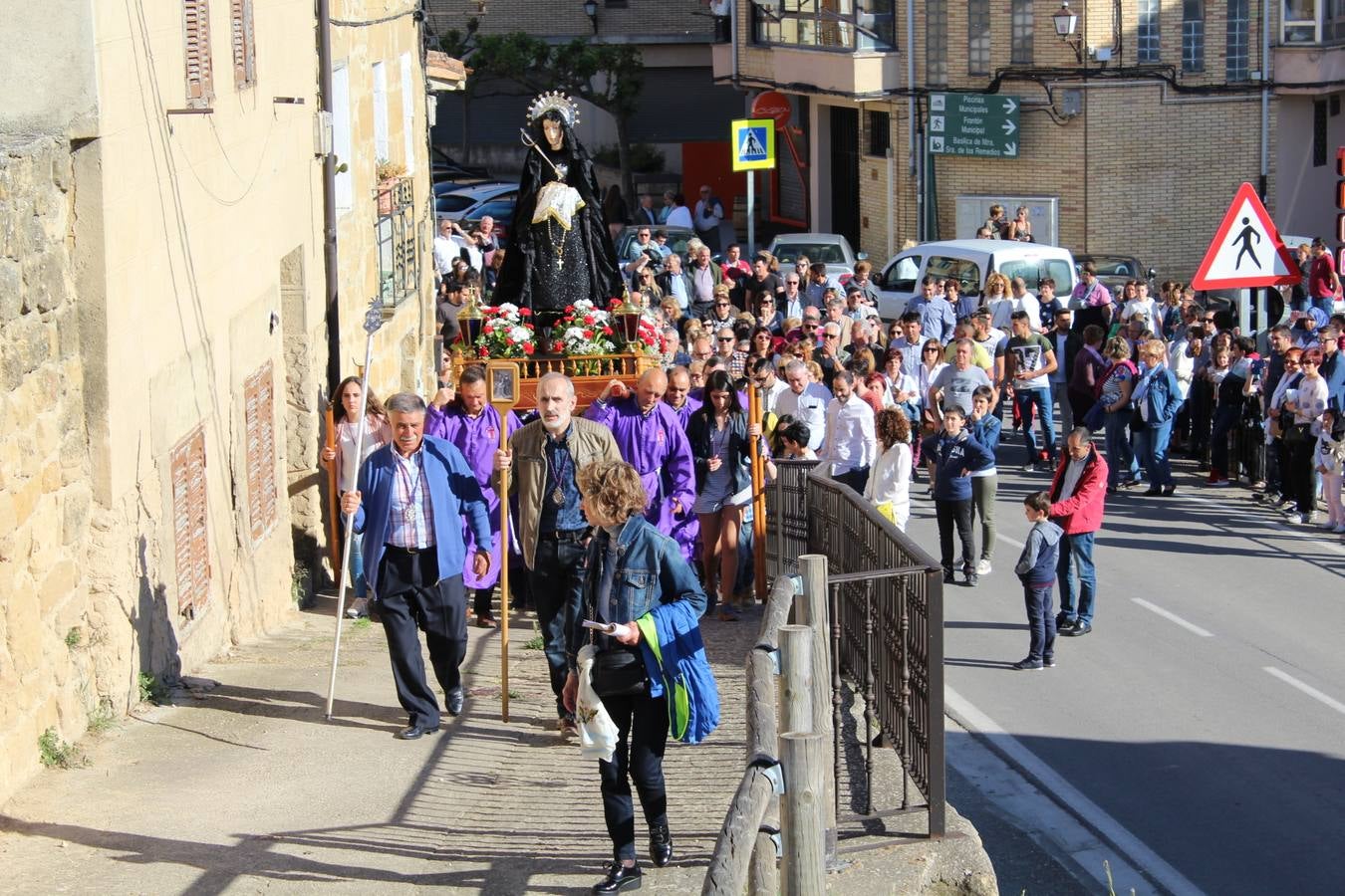 Los picaos cumplen penitencia en San Vicente en la Cruz de mayo