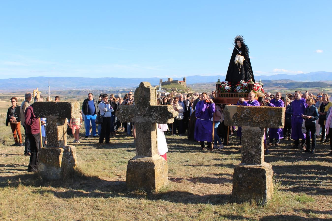 Los picaos cumplen penitencia en San Vicente en la Cruz de mayo