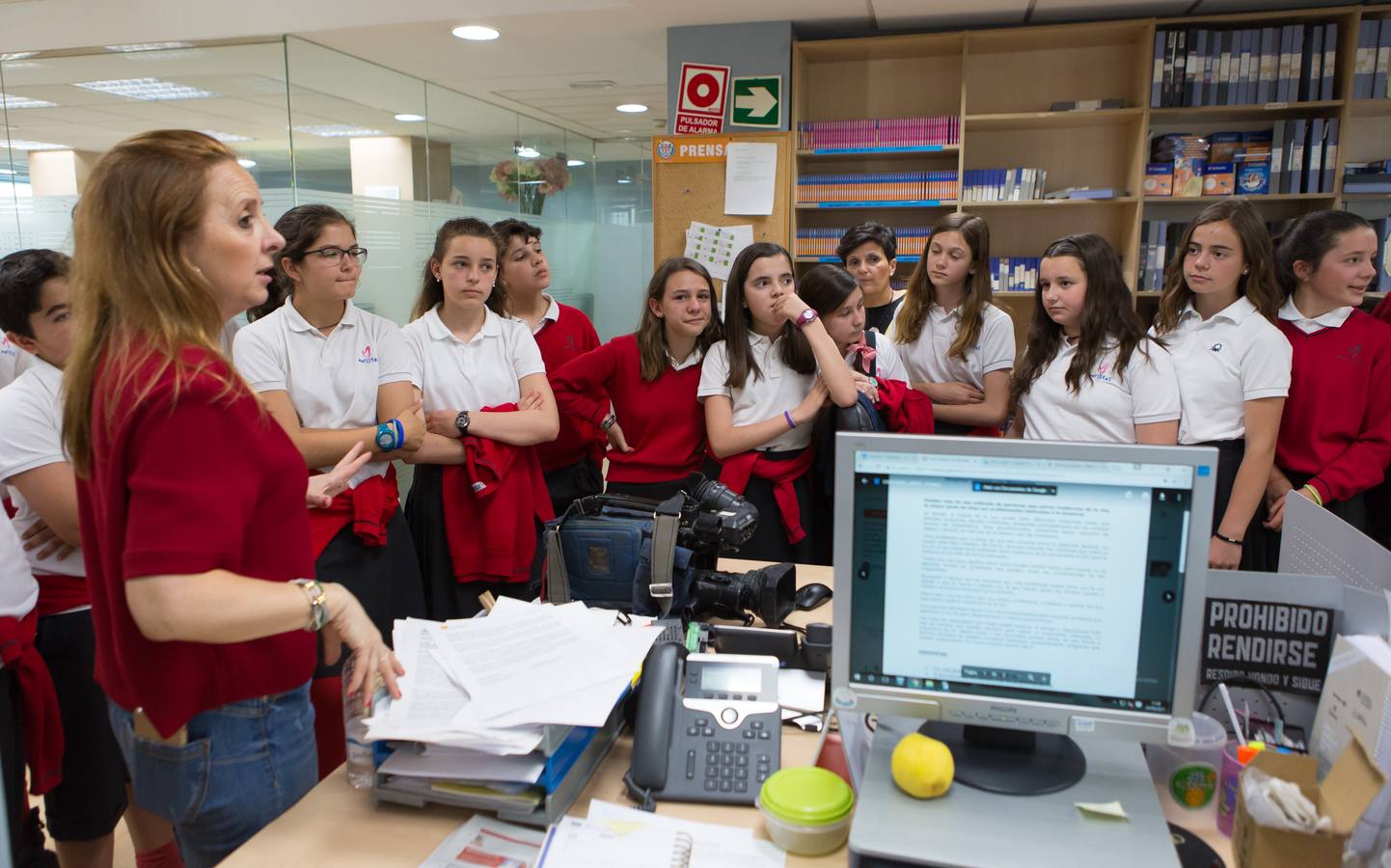 Los alumnos de 1º C de la ESO del colegio logroñés Maristas visitan la multimedia de Diario LA RIOJA