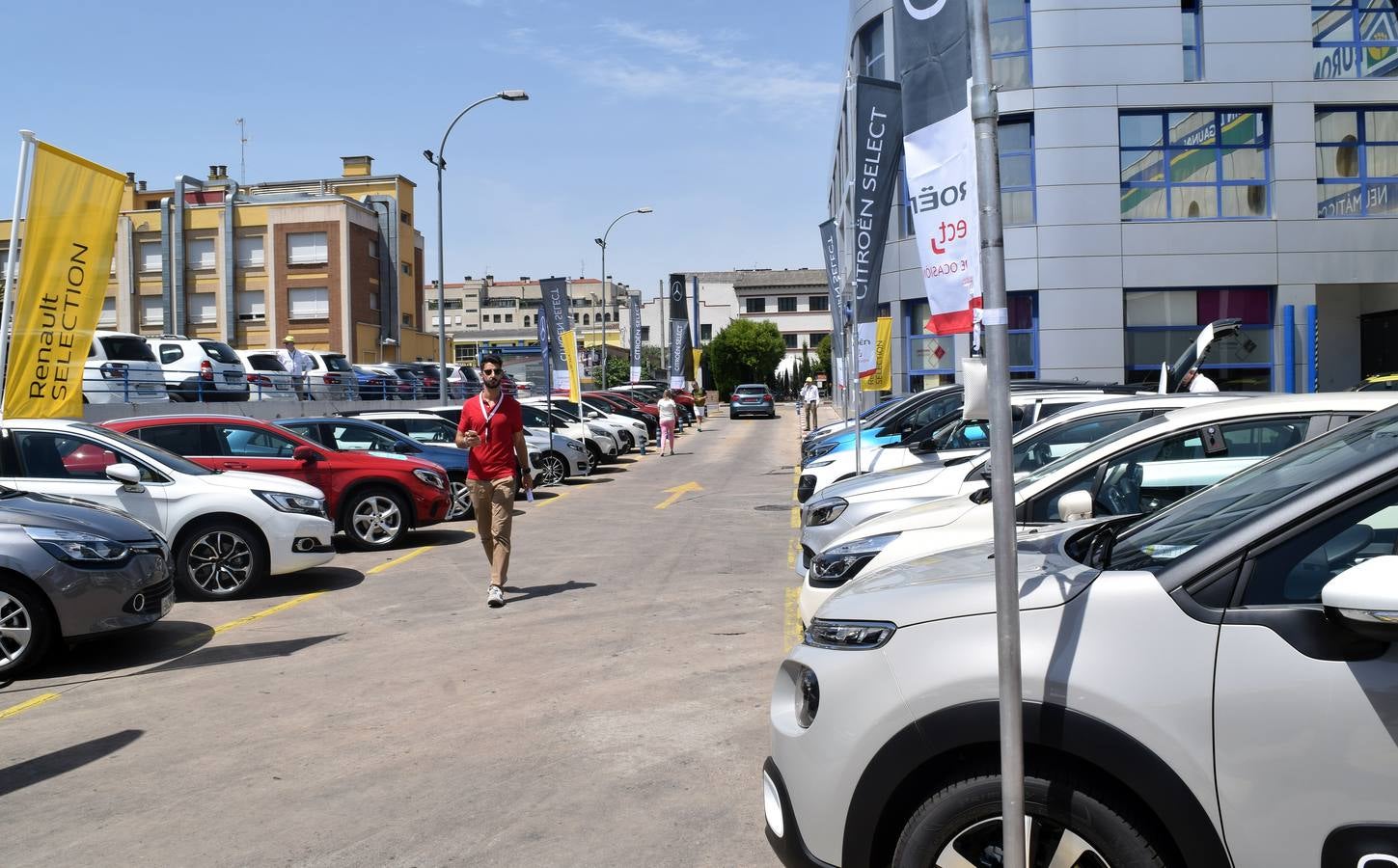 La Gran Feria del Vehículo de Ocasión abre sus puertas en las gasolinera Las Gaunas de Logroño