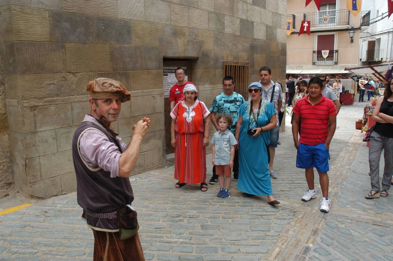 Cervera celebra la feria de las Tres Culturas y el día de la Bandera