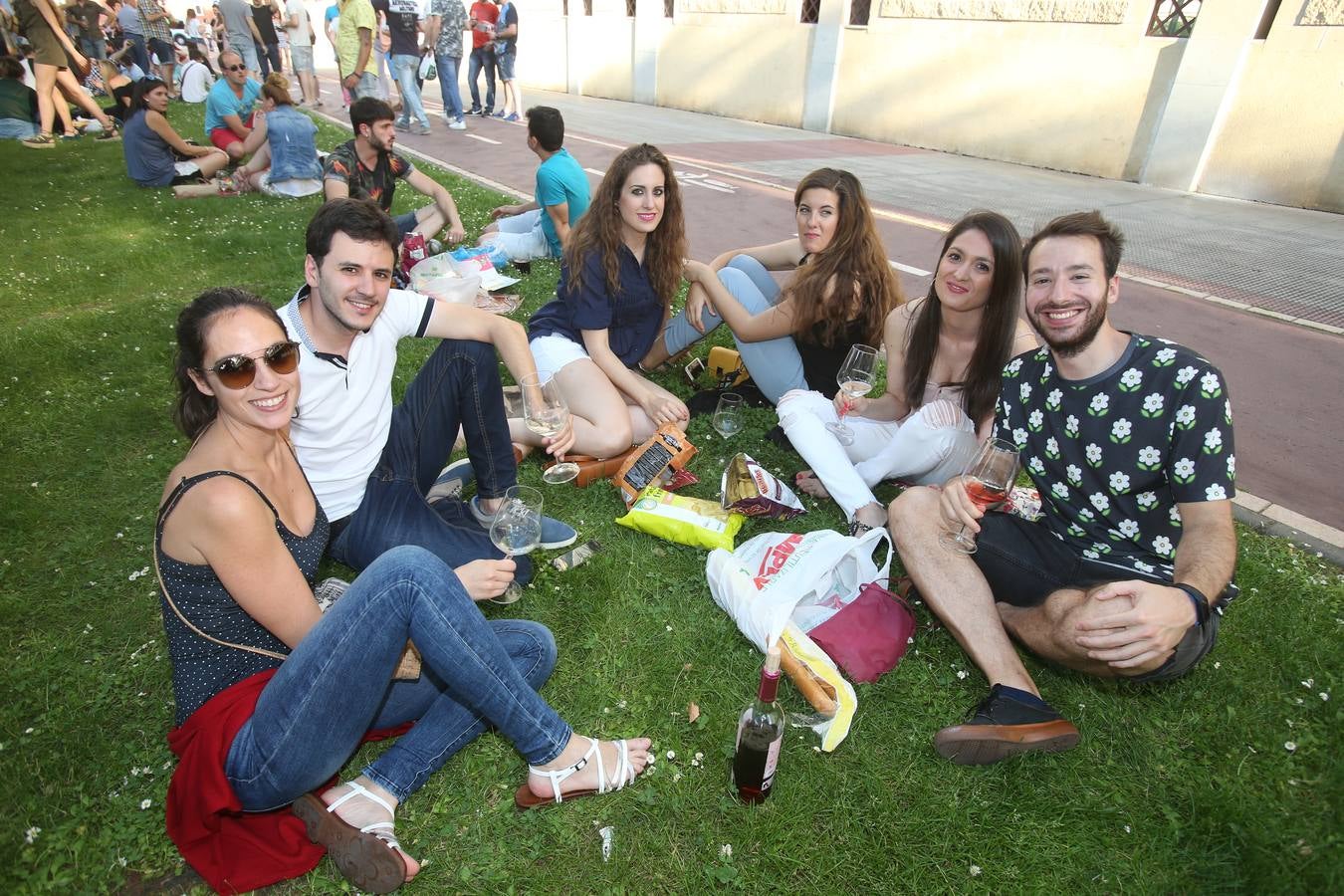 Logroño celebra la primera cita del Riojano Joven y Fresco del 2017