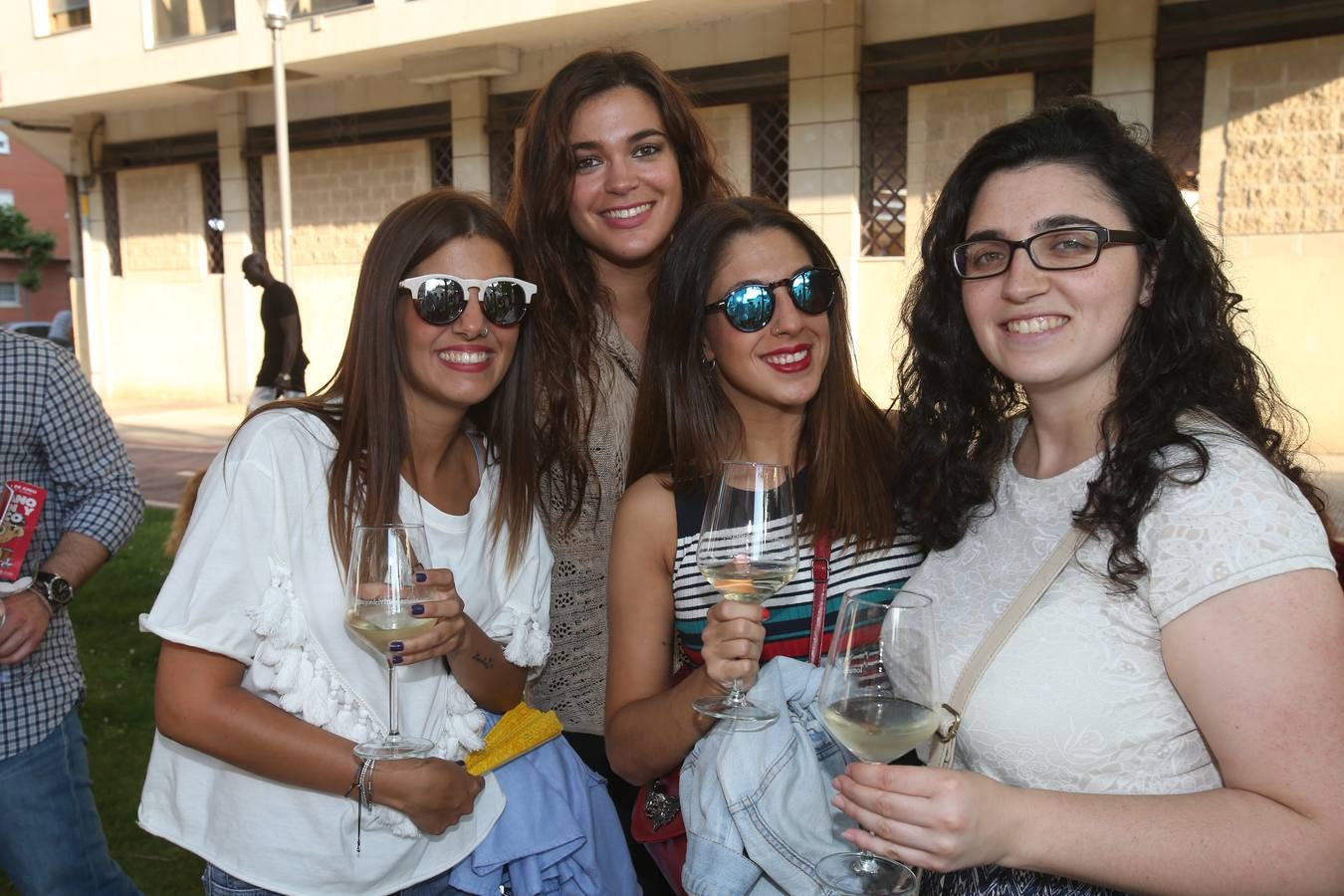 Logroño celebra la primera cita del Riojano Joven y Fresco del 2017