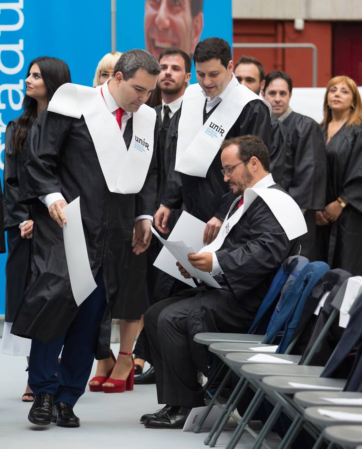 Multitudinaria fiesta de graduación de la UNIR (I)