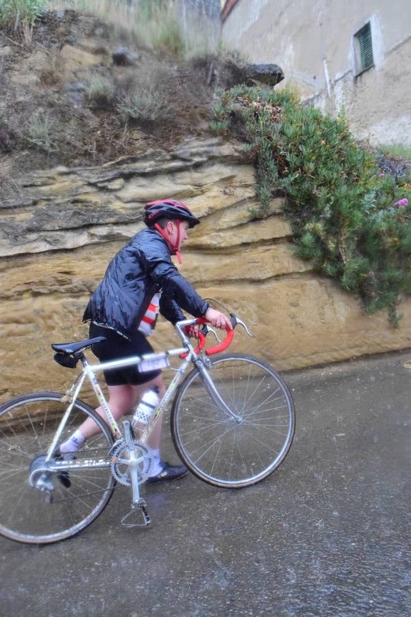 Jornada de ciclismo clásico en la Eroica Hispania (I)