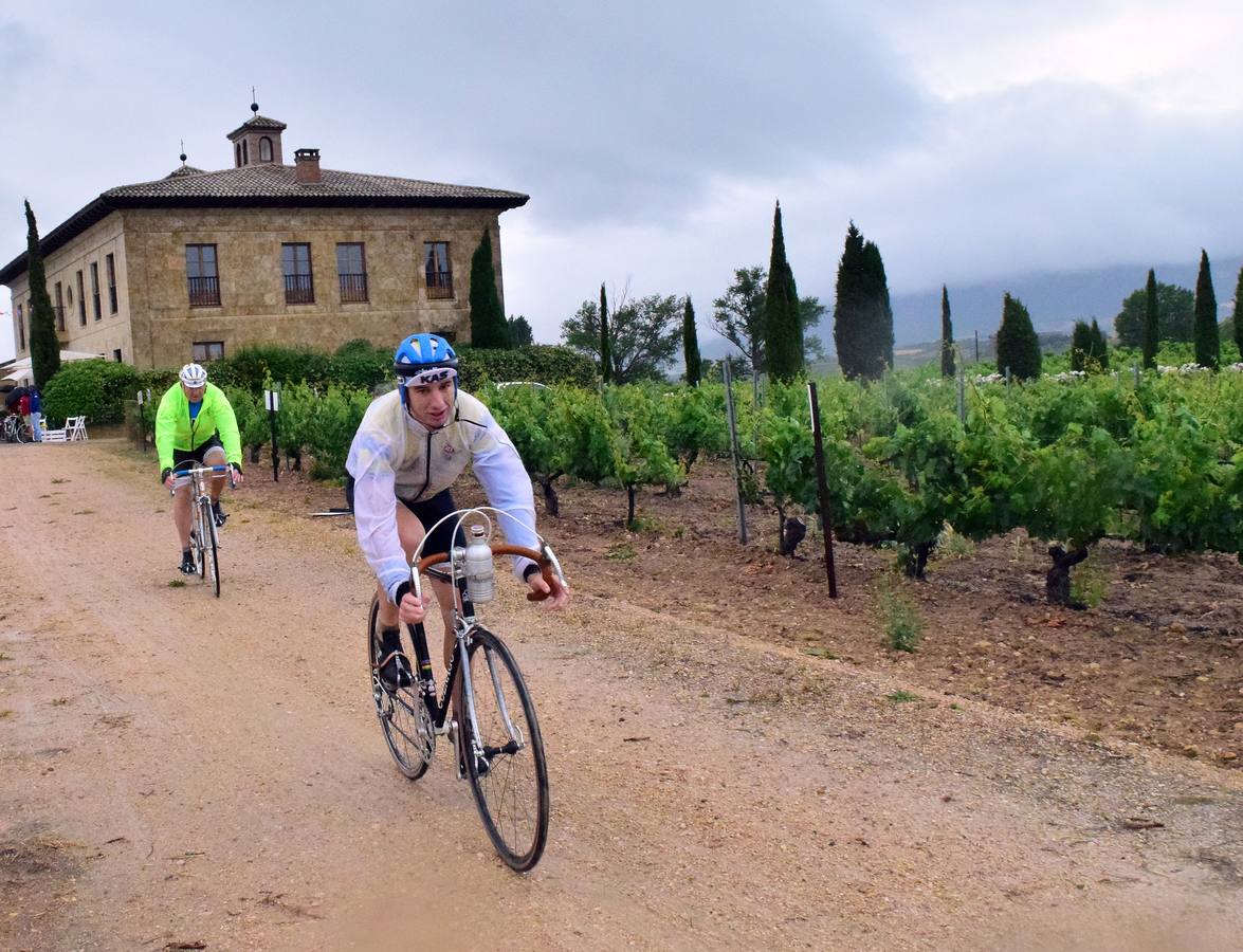 Jornada de ciclismo clásico en la Eroica Hispania (II)