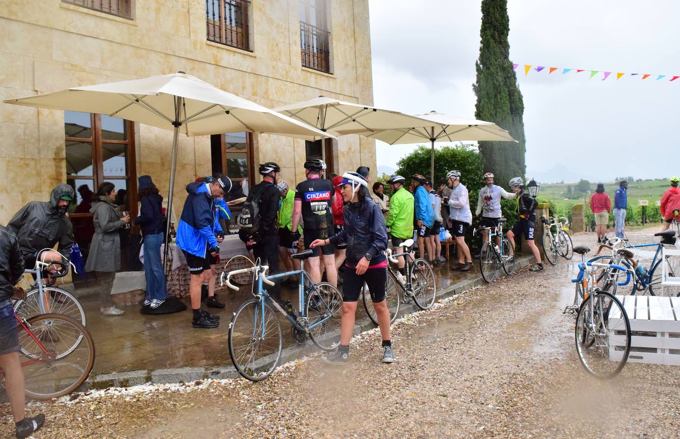 Jornada de ciclismo clásico en la Eroica Hispania (II)